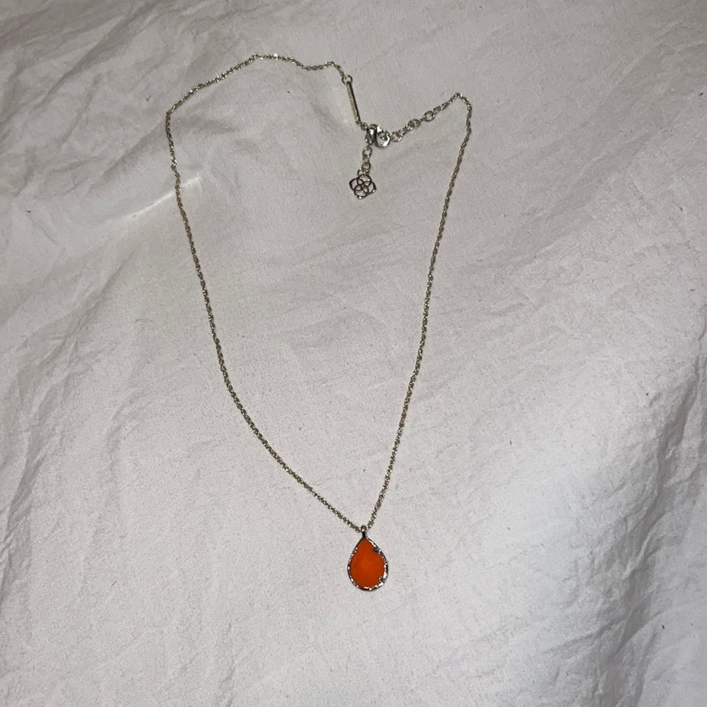 Kendra Scott necklace